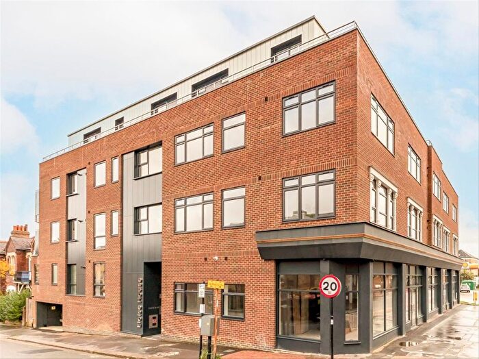 2 Bedroom Flat To Rent In Portland Road, Norwood Junction, SE25