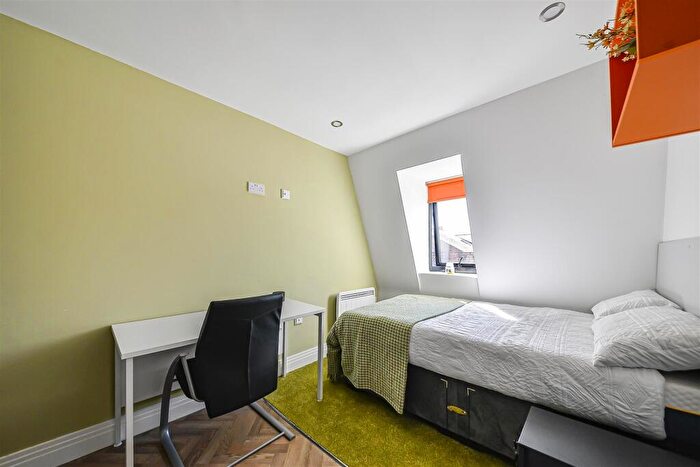 Studio To Rent In - Pershore Road, Stirchley, Birmingham, B30