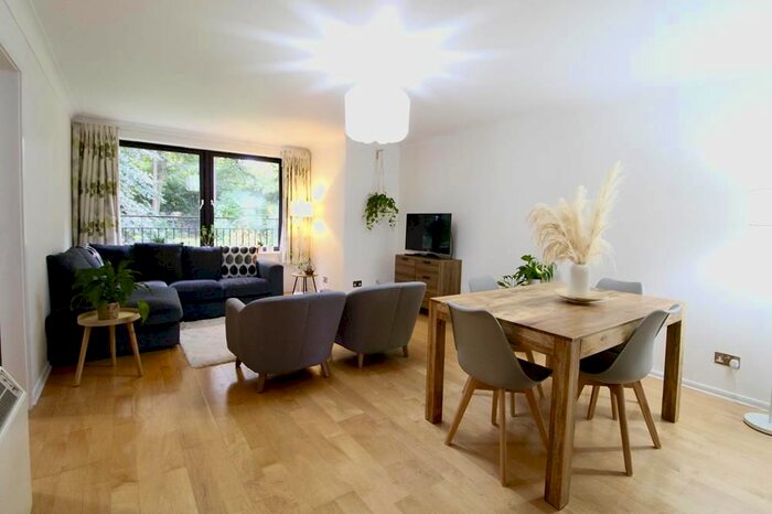 3 Bedroom Flat To Rent In Craigieburn Park, First Floor Flat, AB15