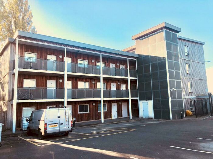 2 Bedroom Flat To Rent In Southwood Close, Leeds, West Yorkshire, Uk, LS14