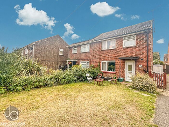 3 Bedroom Semi Detached House For Sale In Walnut Tree Way, Tiptree, Colchester, CO5