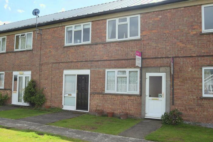 2 Bedroom Flat To Rent In Freshfields, Carnaby, East Yorkshire, YO15