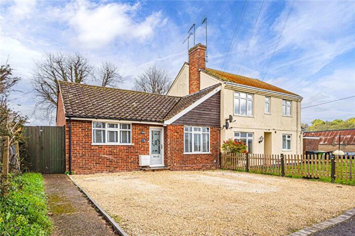 2 Bedroom Bungalow For Sale In St. Giles Close, Totternhoe, Central Bedfordshire, LU6