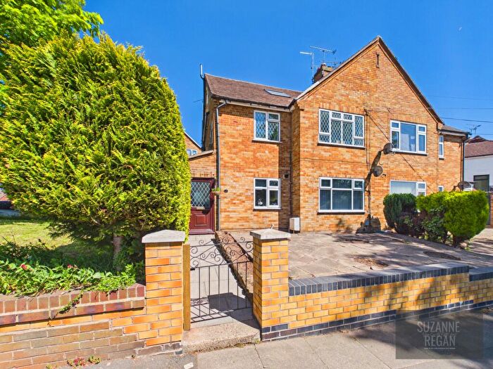4 Bedroom Maisonette For Sale In Allesley Old Road, Coventry, West Midlands, CV5