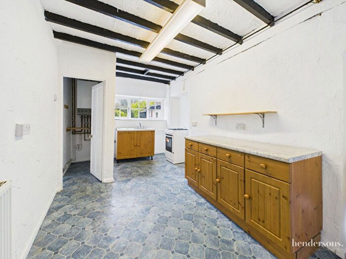 2 Bedroom Cottage For Sale In High Street, Whitby, YO21