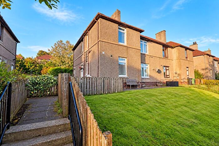 2 Bedroom Flat To Rent In Barrie Terrace, Bathgate, EH48