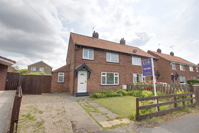 3 Bedroom Semi-Detached House For Sale In Nunnery Walk, South Cave, HU15