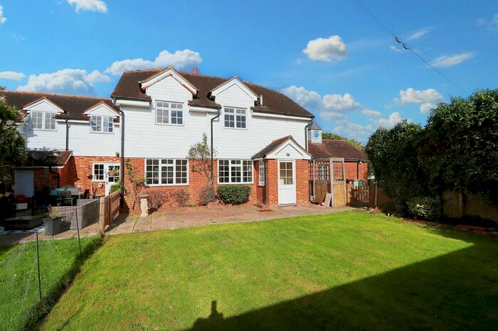 4 Bedroom Cottage To Rent In Half Moon Lane, Tudeley, TN11