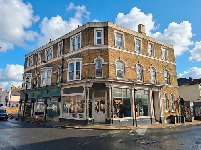 2 Bedroom Flat To Rent In High Street, Shanklin, PO37