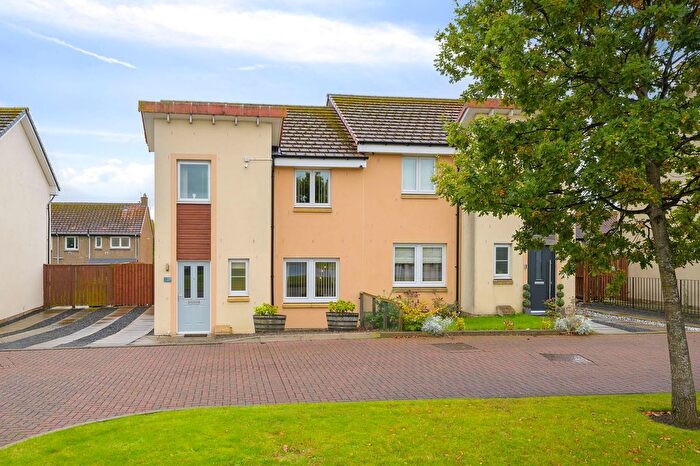 3 Bedroom Semi-Detached House For Sale In Trondheim Parkway West, Dunfermline, KY11