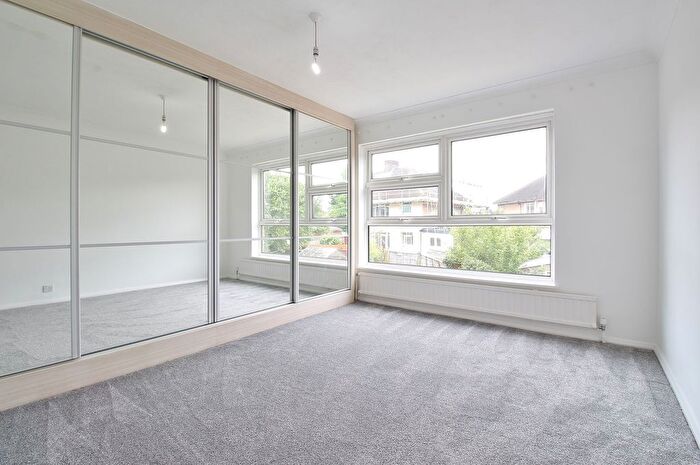 2 Bedroom Maisonette To Rent In Thistleworth Close, Isleworth, TW7