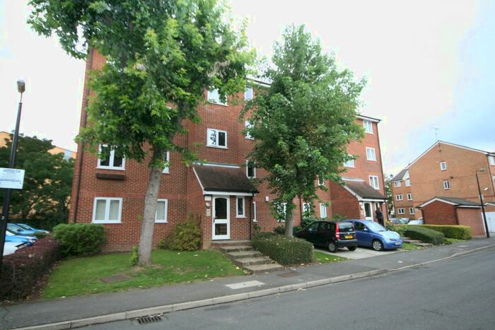 2 Bedroom Flat To Rent In Blackeath Hill, Greenwich, SE10