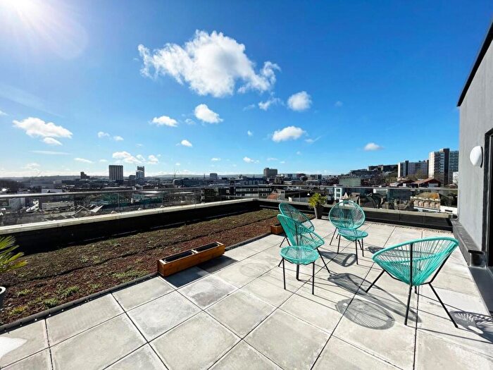 3 Bedroom Flat To Rent In Beckford House, Carmen Beckford Street, Bristol, BS1