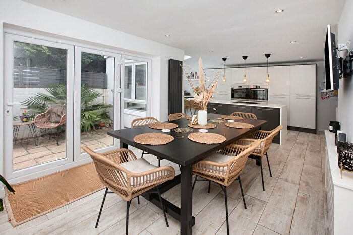 4 Bedroom Detached House For Sale In Howard Court, Teignmouth, TQ14