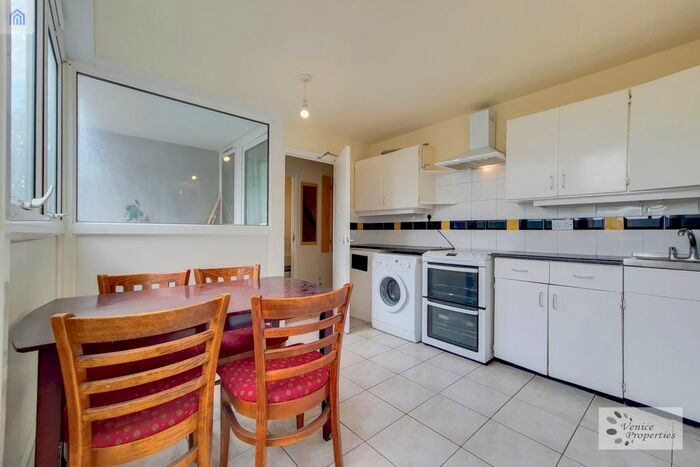 3 Bedroom Flat To Rent In Clipstone Street, Fitzrovia, W1W