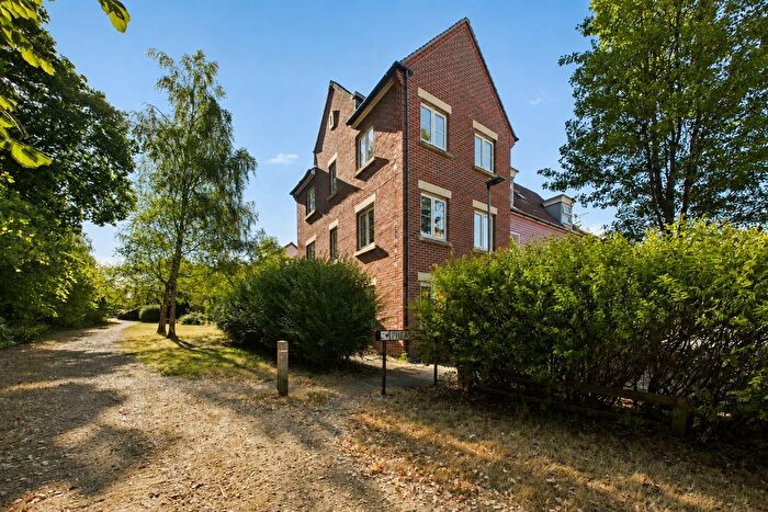 4 Bedroom Semi Detached House To Rent In Pheasant View, Bracknell, Berkshire, RG12