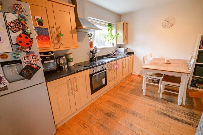 2 Bedroom Semi-Detached House For Sale In Stradbroke Drive, Sheffield, S13