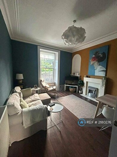 2 Bedroom Flat To Rent In Bank Street, Aberdeen, AB11