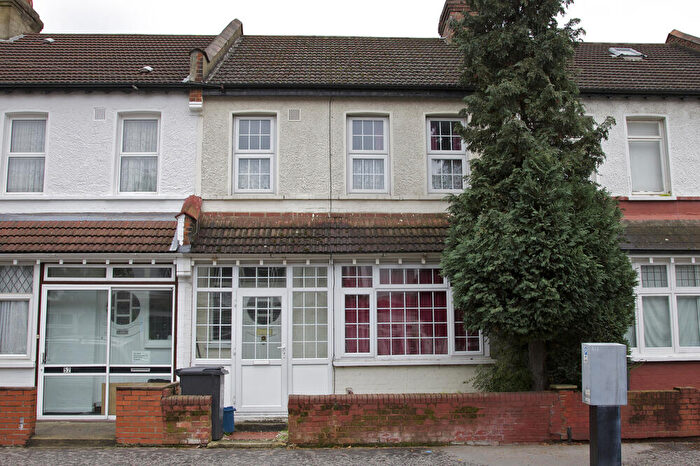 3 Bedroom Terraced House To Rent In Cedar Road, : Bed Rec Bath Unfurn, CR0