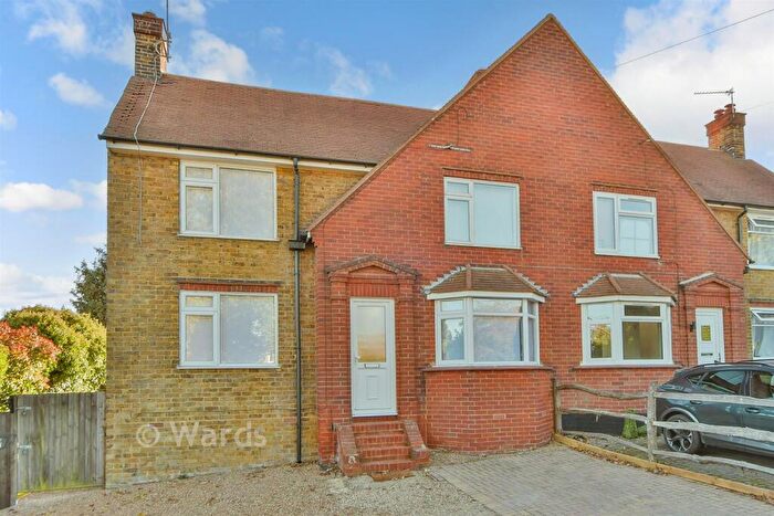 3 Bedroom Semi-Detached House For Sale In Keycol Hill, Bobbing, Sittingbourne, Kent, ME9