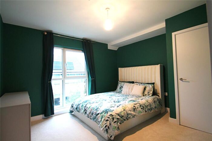 1 Bedroom Apartment To Rent In Laburnham Close, High Barnet, Barnet, EN5
