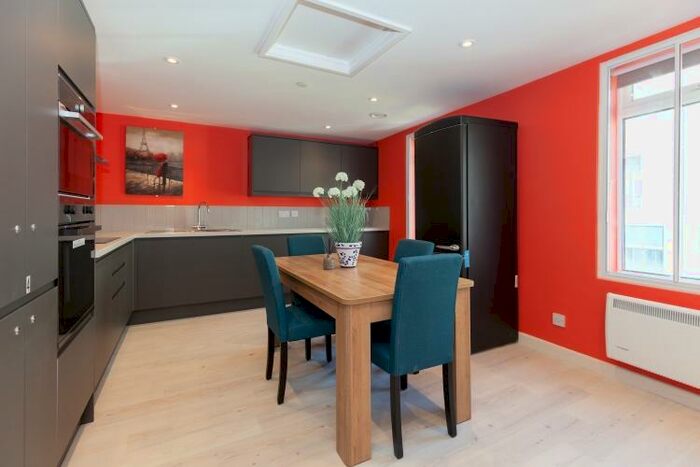 7 Bedroom House To Rent In Cowley Road, Oxford, OX4