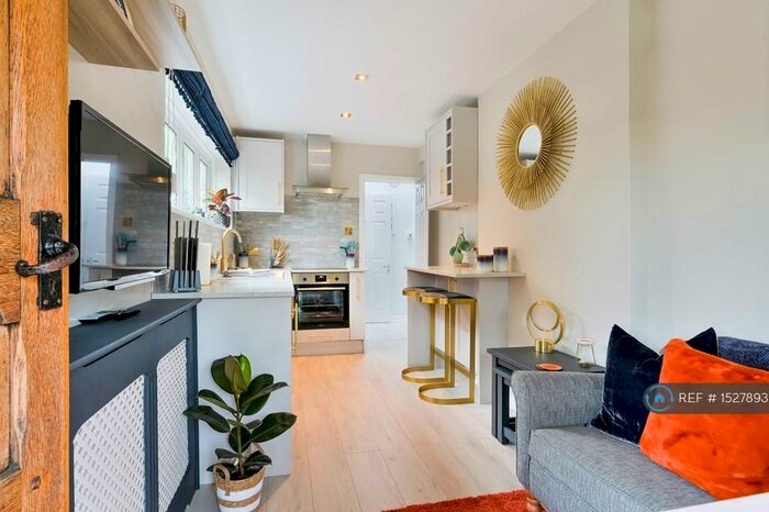 1 Bedroom End Of Terrace House To Rent In The Street, Fetcham, Leatherhead, KT22