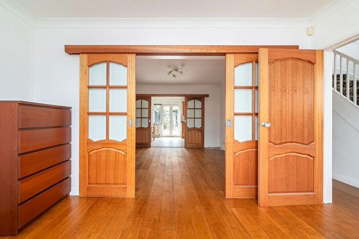 3 Bedroom End Of Terrace House To Rent In Denny Gardens, Dagenham, RM9