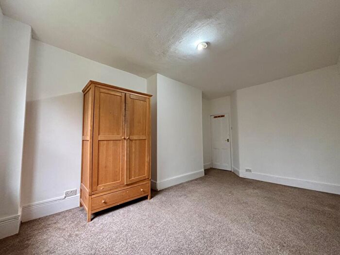 4 Bedroom House To Rent In Ivydale Road, London, SE15
