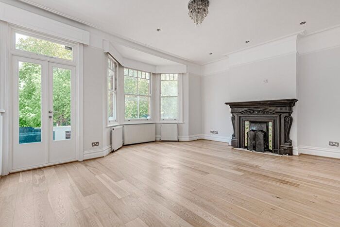 4 Bedroom Flat To Rent In Clapham Common West Side, Between The Commons, SW4