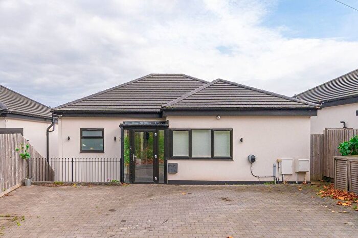 4 Bedroom Detached House For Sale In Riddlesdown Road, Croydon, Purley, CR8