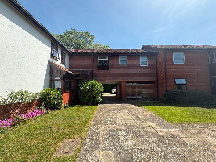 2 Bedroom Flat To Rent In St. Johns Close, Wimborne, BH21