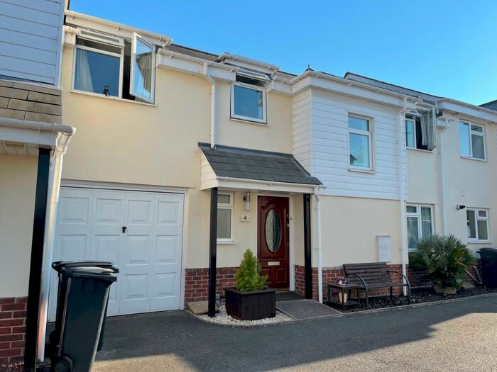 4 Bedroom House To Rent In Carter Close, Bournemouth, BH10