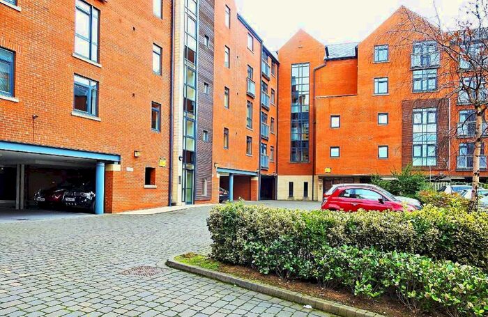 2 Bedroom Apartment To Rent In Trinity Wharf, High Street, HU1