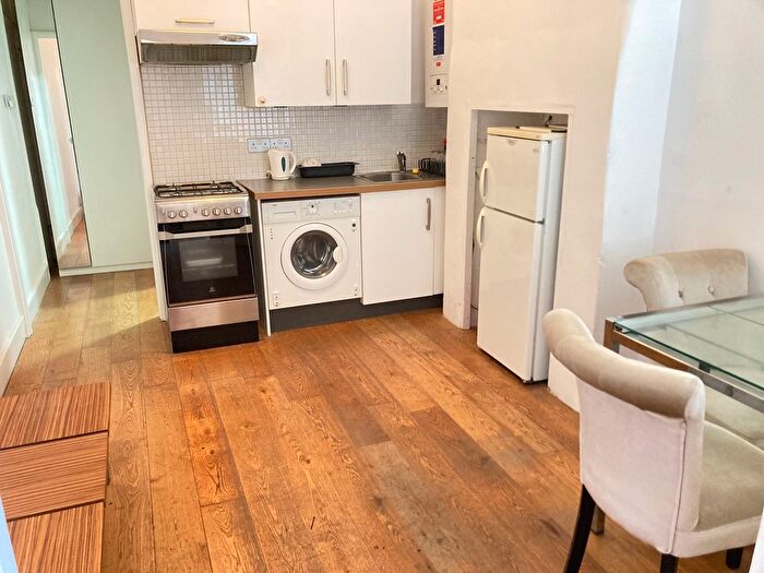 1 Bedroom Flat To Rent In Very Near Uxbridge Road Area, Ealing Common, W5
