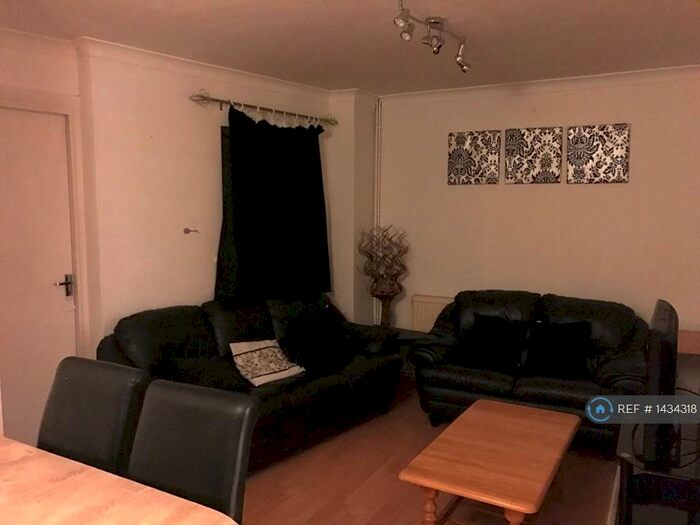 2 Bedroom Terraced House To Rent In Cherrydown West, Basildon, SS16