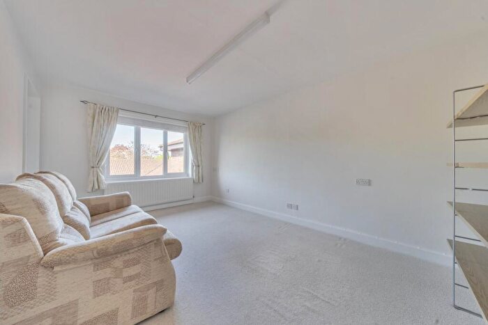 1 Bedroom Retirement Property For Sale In Knights Lane, Tiddington, Stratford-upon-Avon, CV37