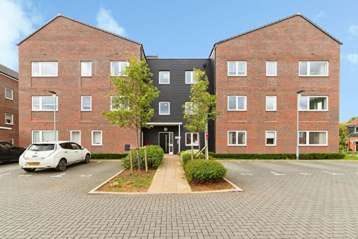 1 Bedroom Flat For Sale In Blossom Drive, Welwyn Garden City, AL7