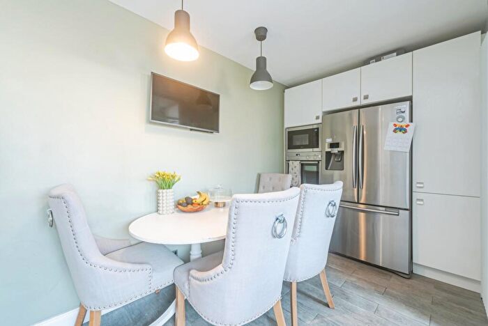 3 Bedroom Terraced House For Sale In Elmhurst, Tadley, Hampshire, RG26