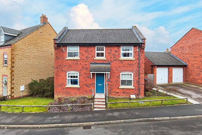 4 Bedroom Detached House For Sale In Aldwinckle Road, Burton Latimer, NN15