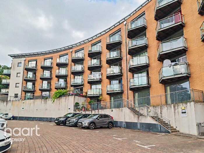 2 Bedroom Apartment To Rent In Barrier Road, Chatham, ME4