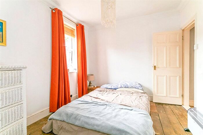 2 Bedroom End Of Terrace House For Sale In Cross Street, Maidstone, Kent, ME14