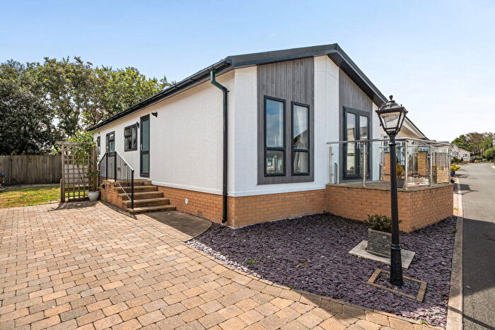 2 Bedroom Park Home For Sale In Honeysuckle Way, Meadowlands Court, Bude, Cornwall, EX23