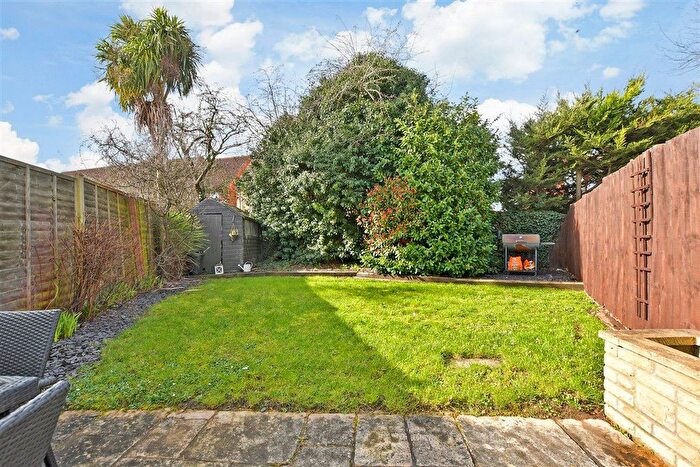 3 Bedroom Terraced House For Sale In Carlyle Gardens, Wickford, Essex, SS12