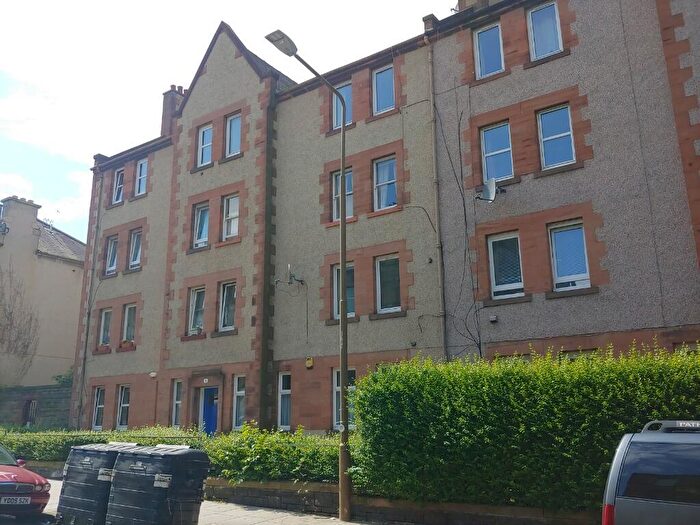 3 Bedroom Flat To Rent In Dickson Street, Edinburgh, EH6