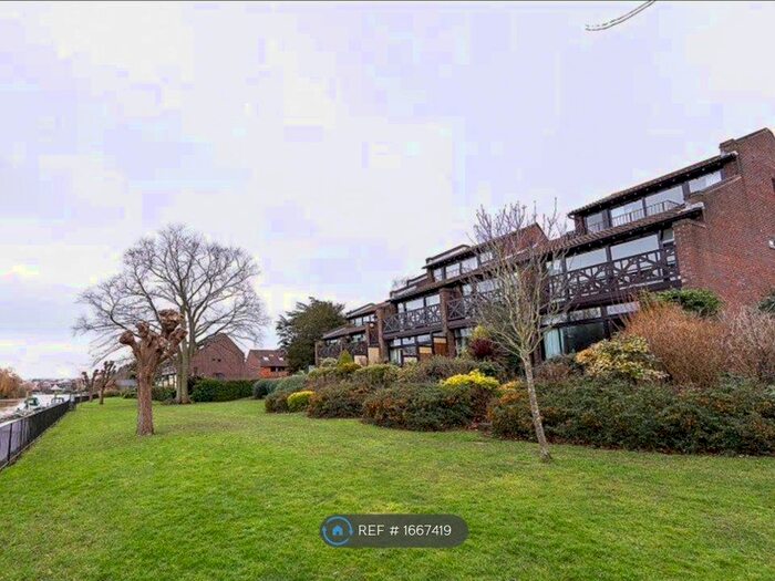 4 Bedroom Semi-Detached House To Rent In Mallard Place, Twickenham, TW1