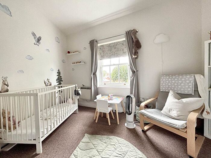 2 Bedroom Apartment For Sale In Sycamore Court, Fordingbridge, SP6