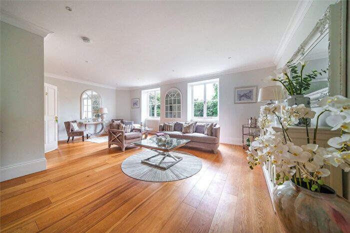 2 Bedroom Flat For Sale In Froyle House, Upper Froyle, Alton, Hampshire, GU34