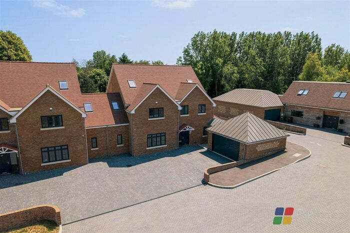 5 Bedroom Link Detached House For Sale In Oakview Place, Little Horsted, Uckfield, TN22