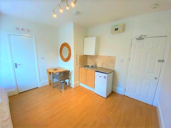 1 Bedroom Studio To Rent In Finchley Road, London, NW11